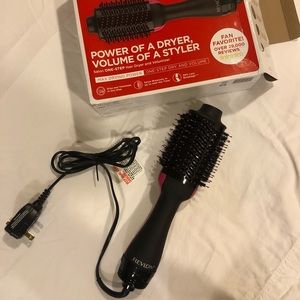 Revlon one-step hair dryer and volumizer